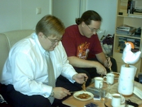 Bestman ja sulho brunssilla